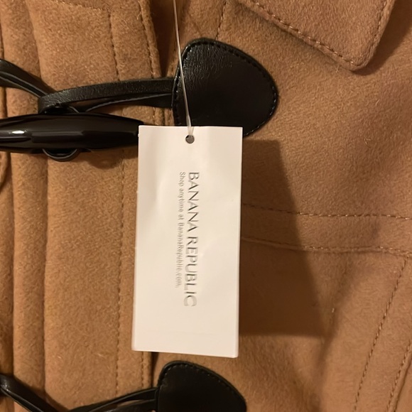 BNWT. Women’s winter coat. Banana Republic, camel color, size L. - Picture 3 of 8